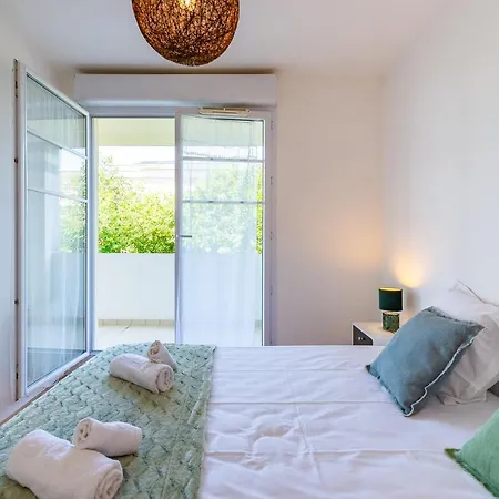 Cozy Corner Монтеврен