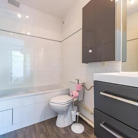 Cozy Corner Апартаменты *